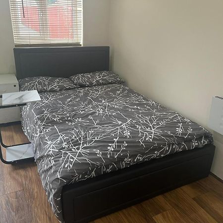 Modern Studio In Rayners Lane Pinner Harrow Near Wembley Greater London エクステリア 写真